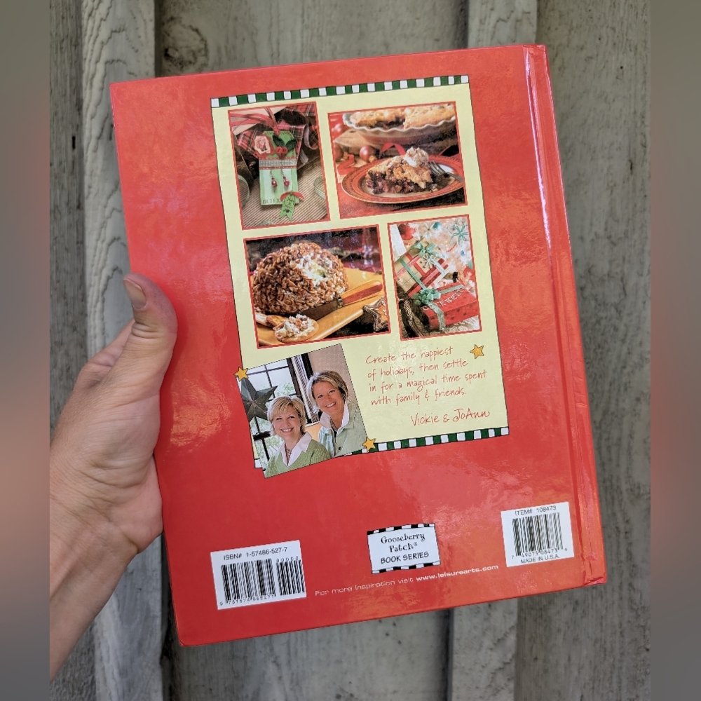 GOOSEBERRY PATCH Christmas Book 8 Hardcover Recipe Book Cookbook - Picture 2 of 7